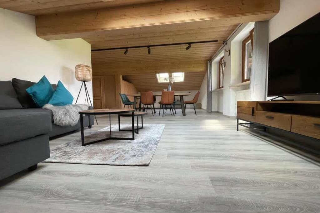 Gemuetliche Ferienwohnung Im Dg Am Tegernsee - Bergblick, Ruhe & Ganz Viel Platz Bad Wiessee Dış mekan fotoğraf